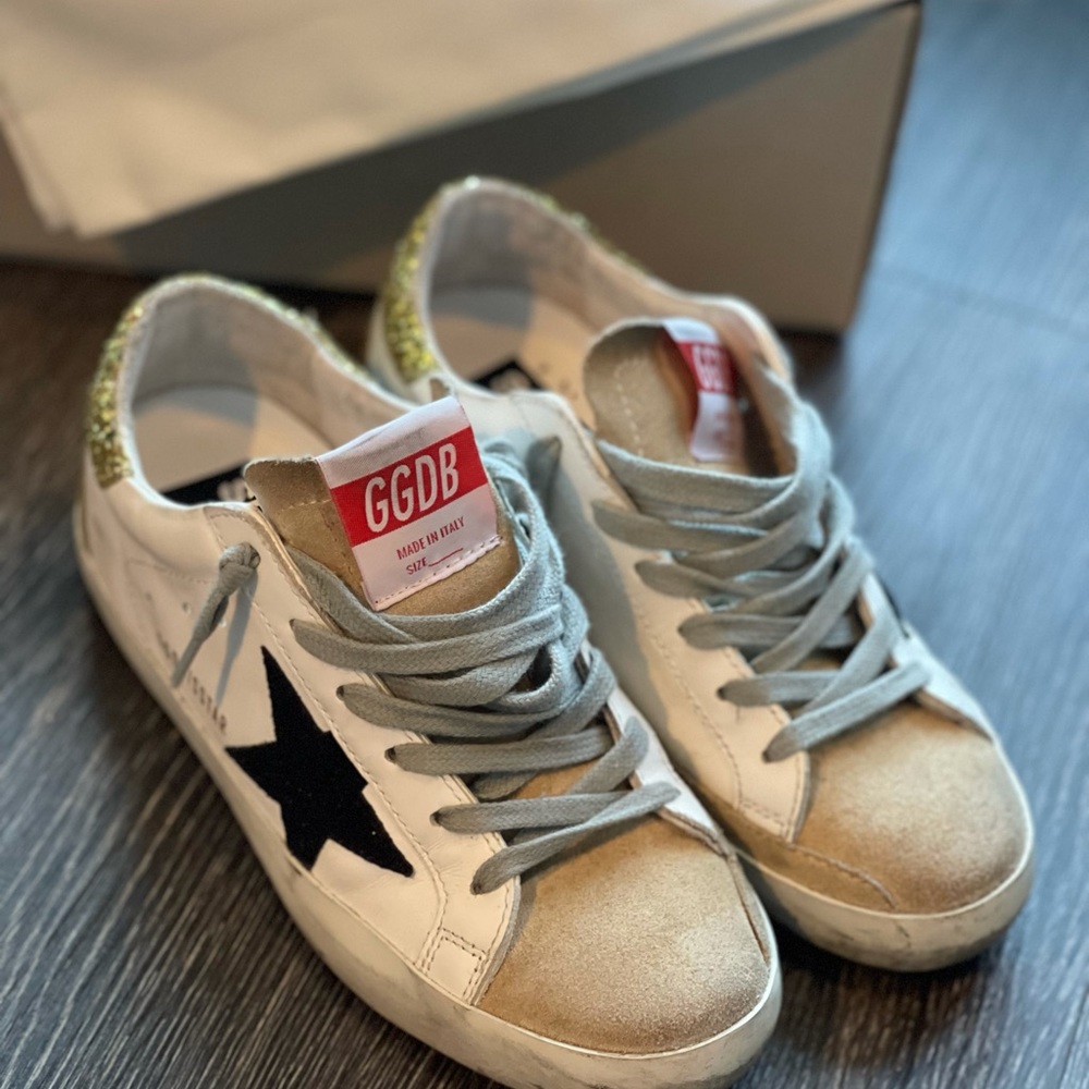 Super Star Golden Goose Sneakers - Hardly worn
